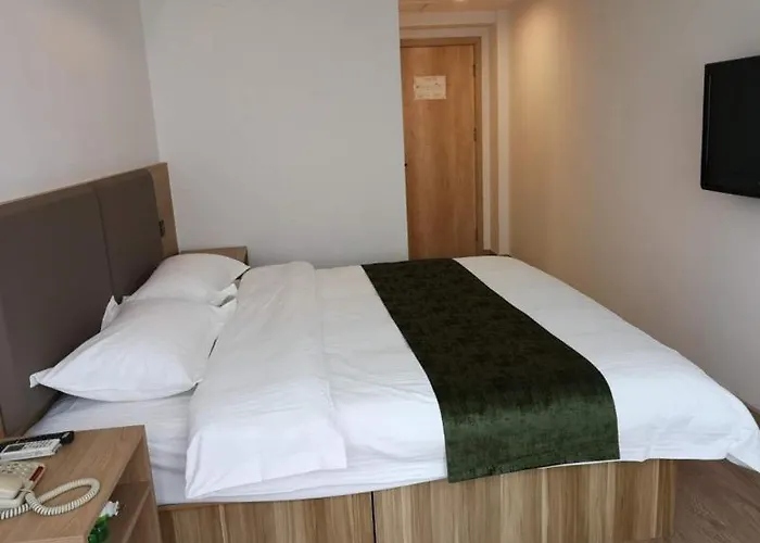 Greentree Inn Shandong Rizhao University City Express Hotel