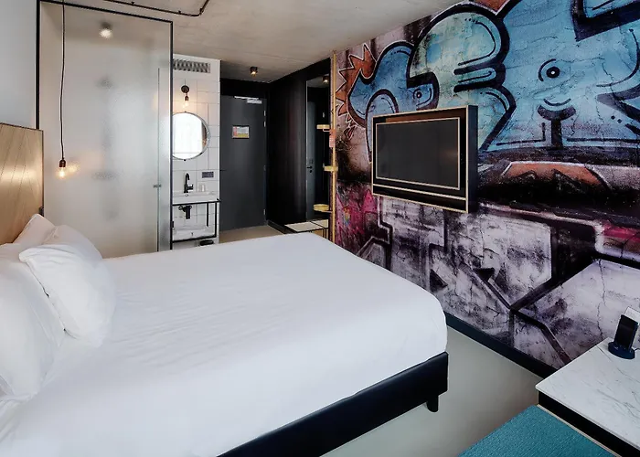 Hotel The Match