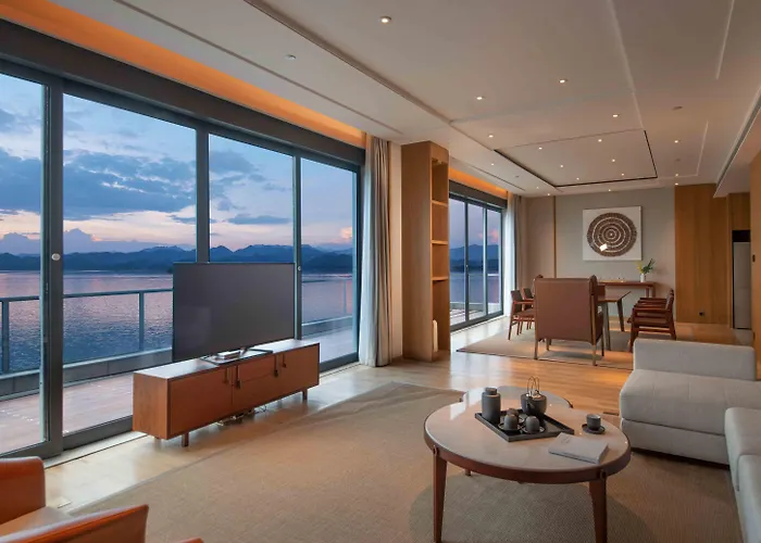 Voco Thousand Island Lake By Ihg