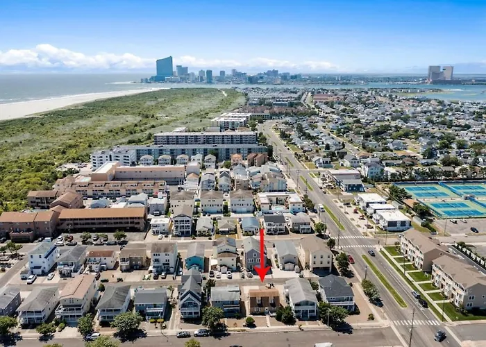 Beach Getaway Parking 2 Blocks To Beach