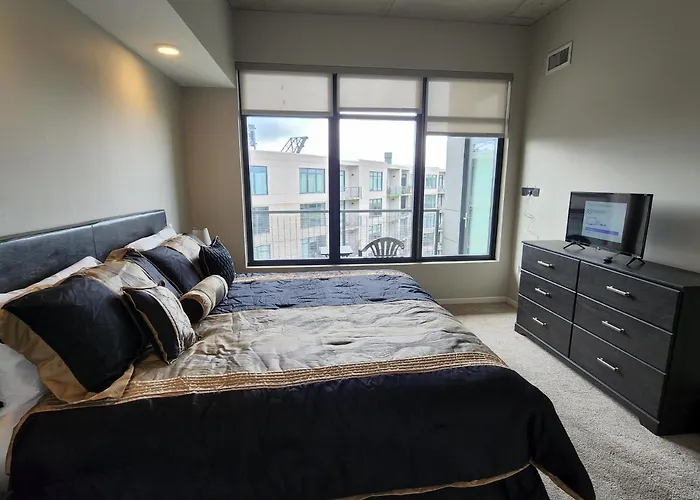 Penthouse Loft In The Flats