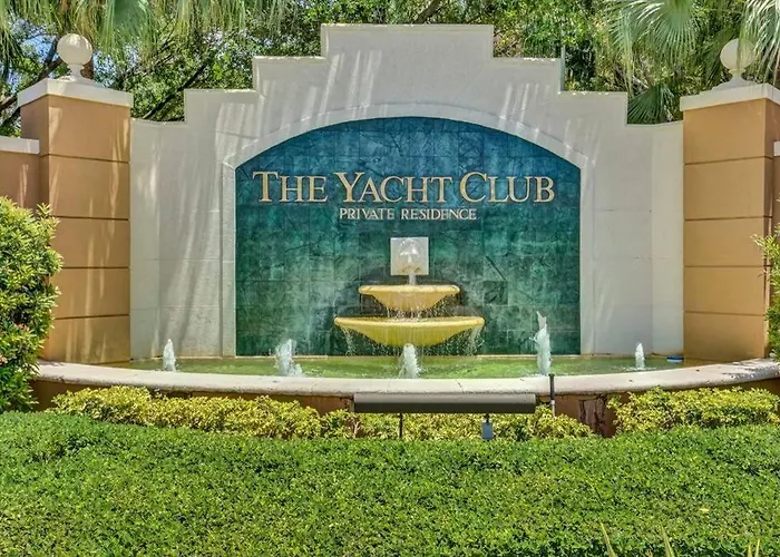 Yacht Club Newly Renovated Parking Included