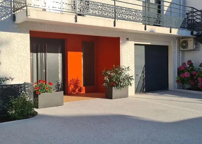 Le Fetilly Avec Parking Privatif, Bus, Wifi Et Climatisation