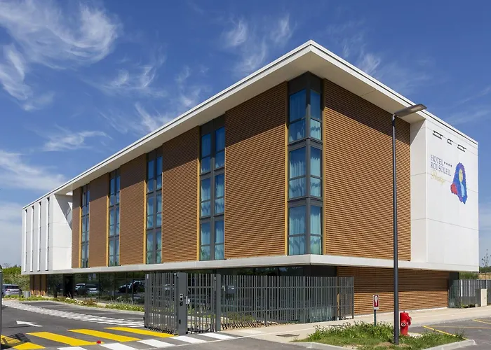 Hotel Roi Soleil Prestige Plaisir - St Quentin