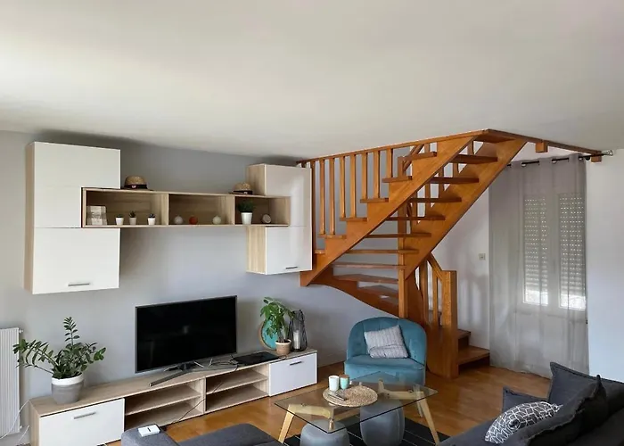Charmant Appartement Avec Terrasse Entre Centre-Ville Et Plages De Concarneau