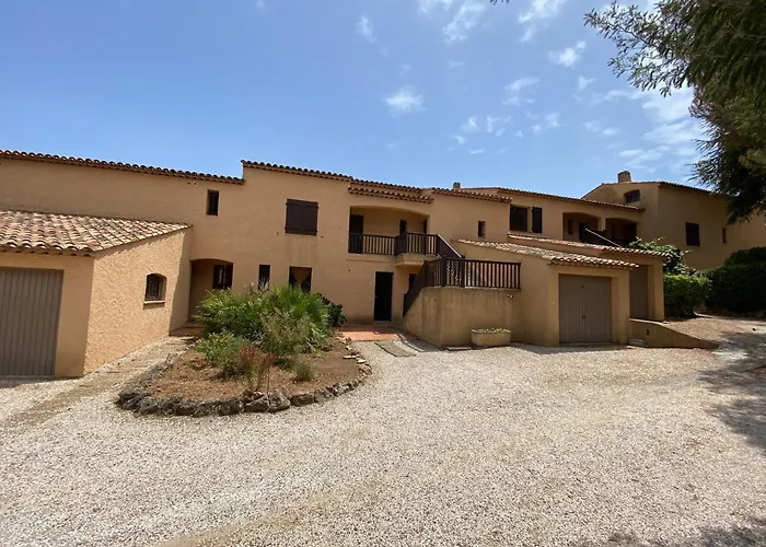 Appartement De Vacances Au Calme Absolu, Vue Mer.
