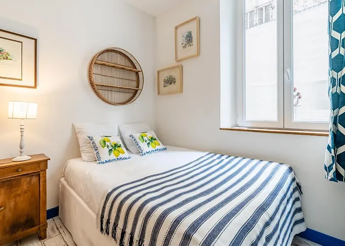 Le Grand Studio Bleu 25M2, 120M Vieux-Port , Clim ,Wifi, Acces Autonome Avec Code