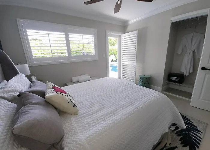 Casa806 Men Only Guest House