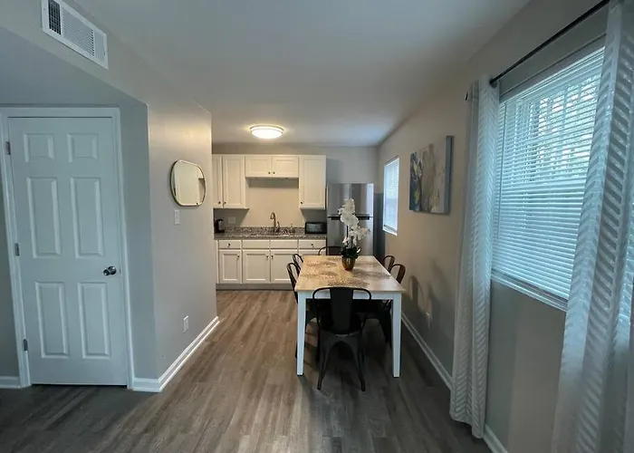 * Prime Place * Pet Friendly * King Bed *