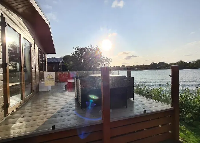 Tattershall Lakeside Lodge Indulgent Wheelchair Ramp 8 Berth With Hot Tub & Starlink