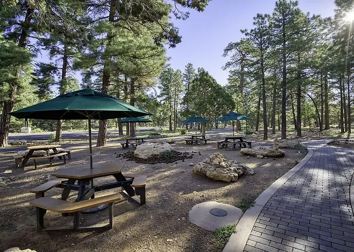 Yavapai Lodge