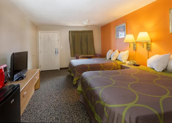 Cedar Valley Inn
