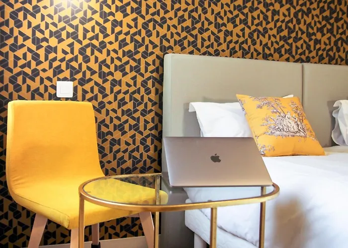 Hotel 3 Etoiles - Le Petit Perier