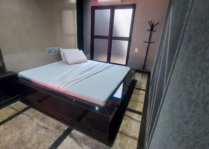 Up Motel