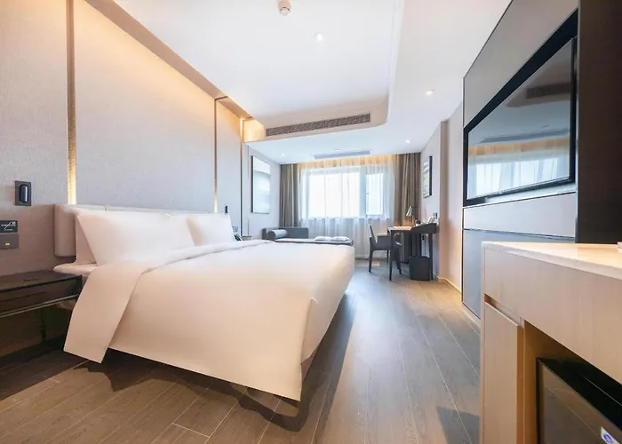 Atour Hotel Anqing Wuyue Plaza