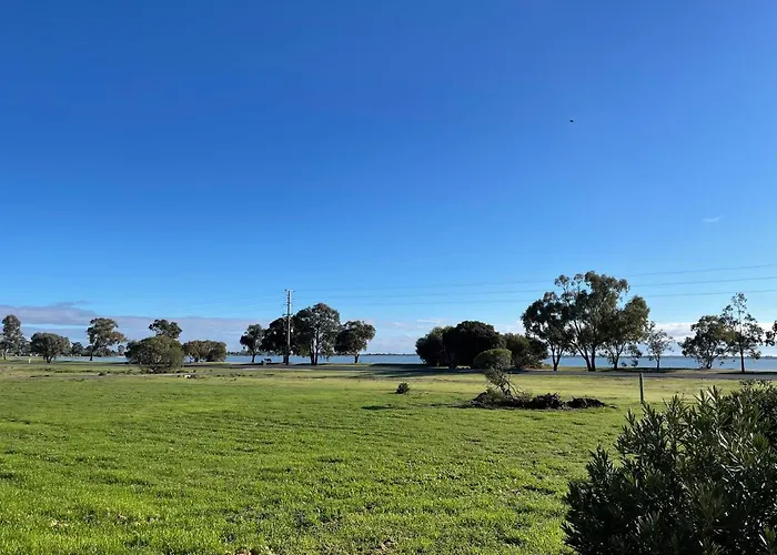 Happy Wanderer Motel Lake Boga On The Lake With Lake Views