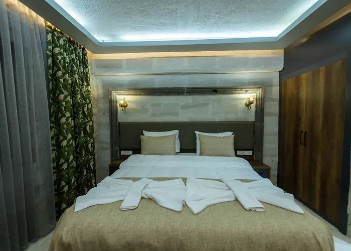 Ahiyan Hotel