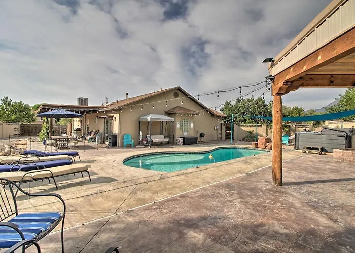 Albuquerque Studio With Shared Pool & Fire Pit!
