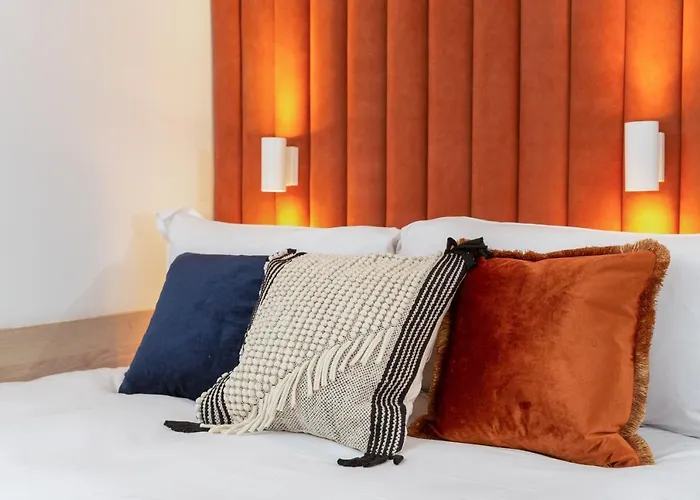 The Snug Townhouse