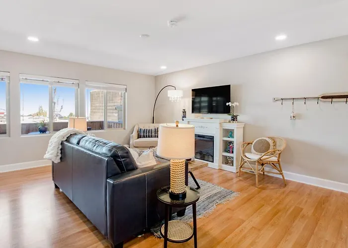 Port Angeles Water View Loft