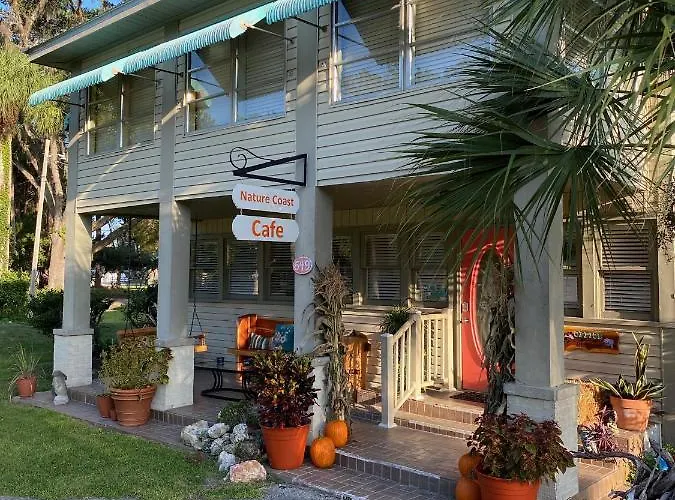 Nature Coast Inn & Cottages
