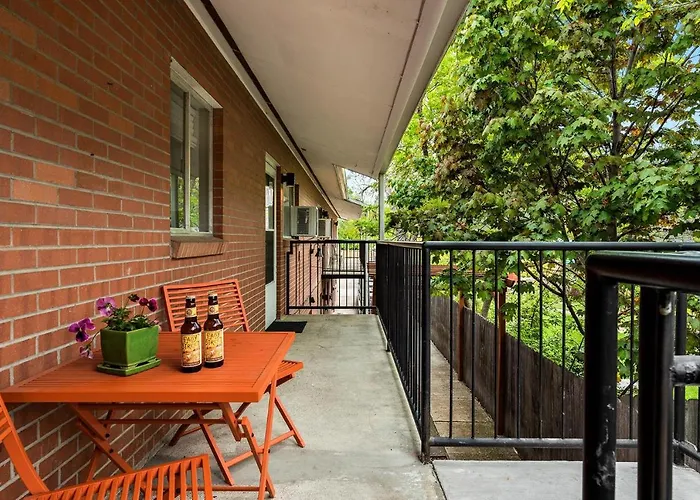 Breathtaking Condo In The Heart Of Old Town