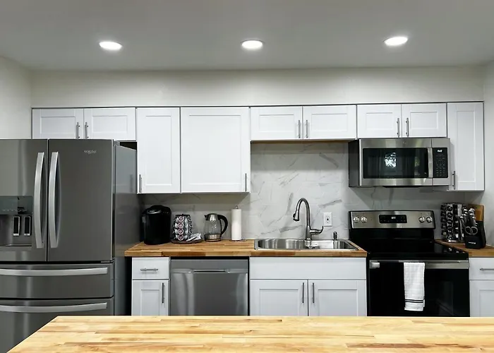 Anchorage Midtown Apartment- Wyoming 1