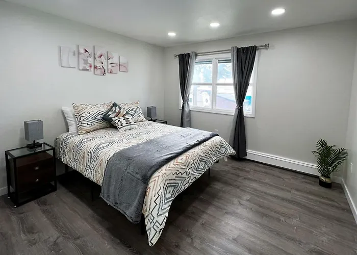 Anchorage Midtown Apartment- Wyoming 1