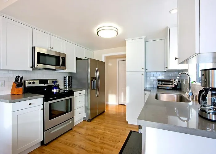 Beautiful Views - Sand Section Of Manhattan Beach 2 Bed/2 Bath