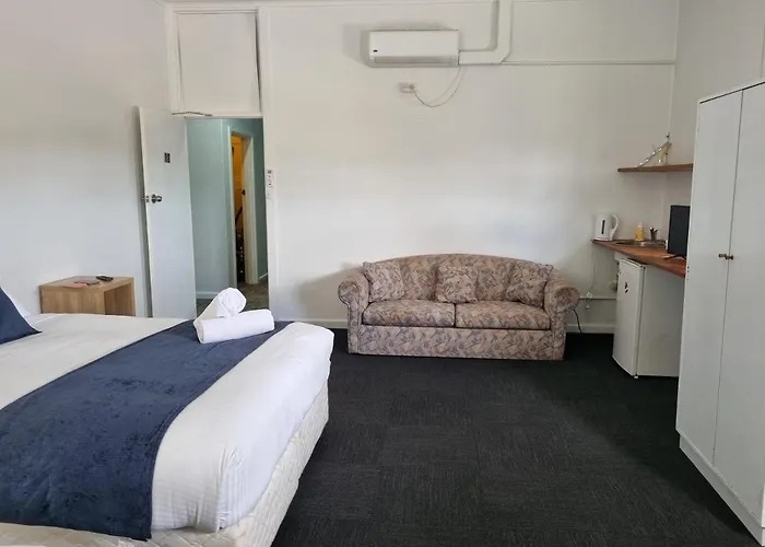 Parkes Hotel