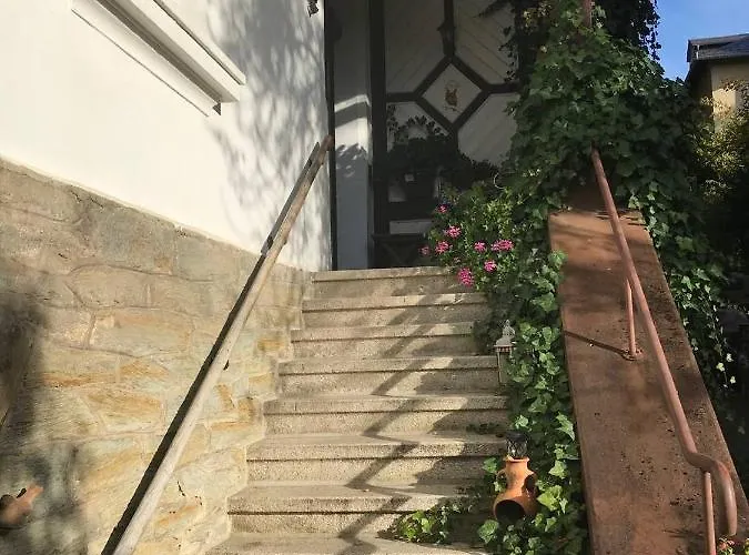 Ferienwohnung in Villa
