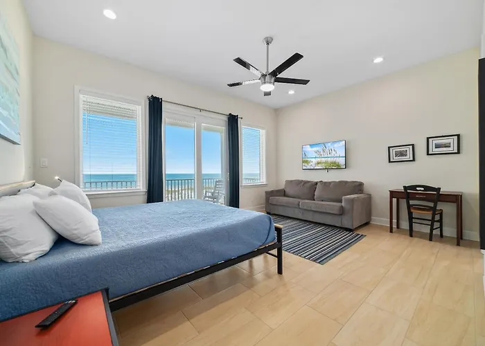 New Gulf Front With Game Room Family Friendly!