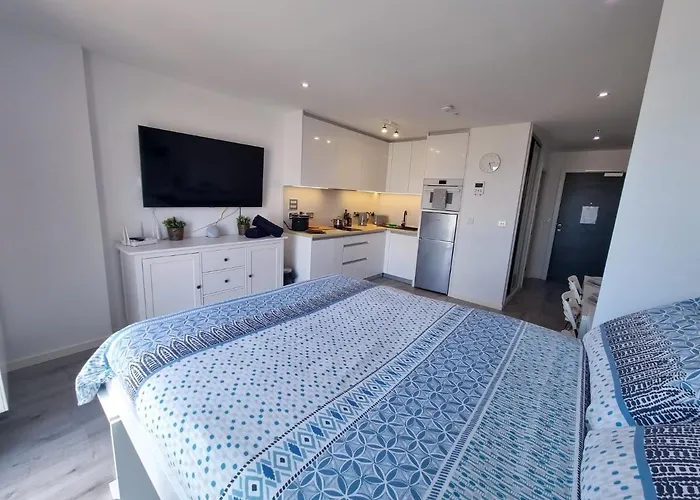 Top Floor Studio - The Hub Gibraltar - Self Catering