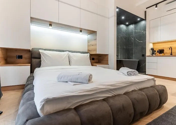 Silver Luxury Suites