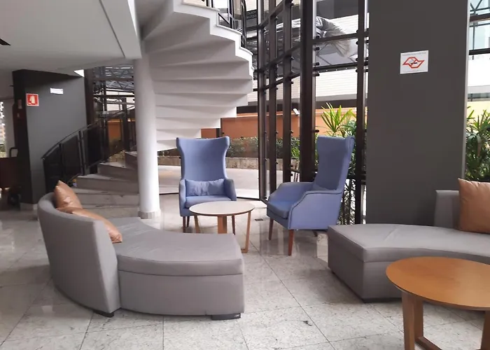Lindo Flat no Edifício Cosmopolitan, com GARAGEM e PISCINA