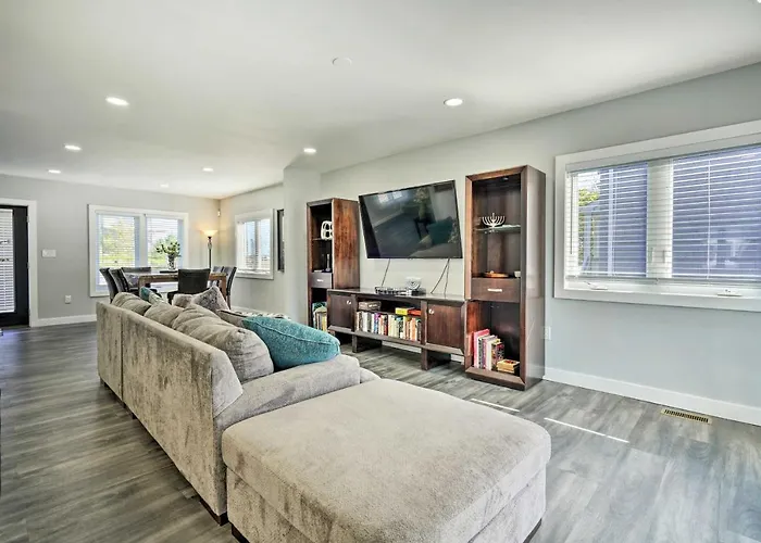 Long Branch Getaway: Grill, 1 Block To Beach!
