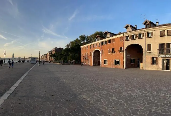 Bricola Biennale Apartments