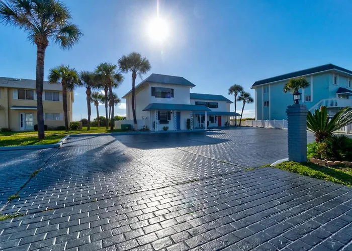 Green Palms Oceanfront 2 Bed Townhouse