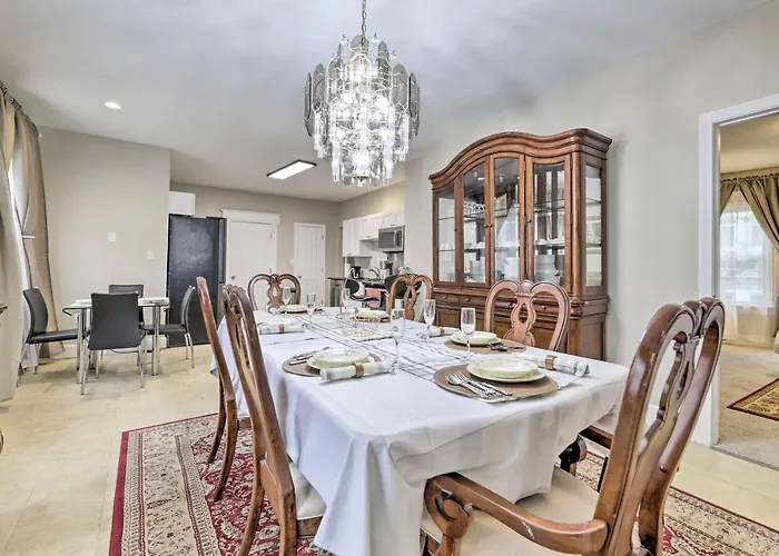 2 Mi To Downtown: Springfield Apt W/ Balcony!