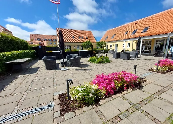 Toftegarden Guesthouse - Apartments & Rooms