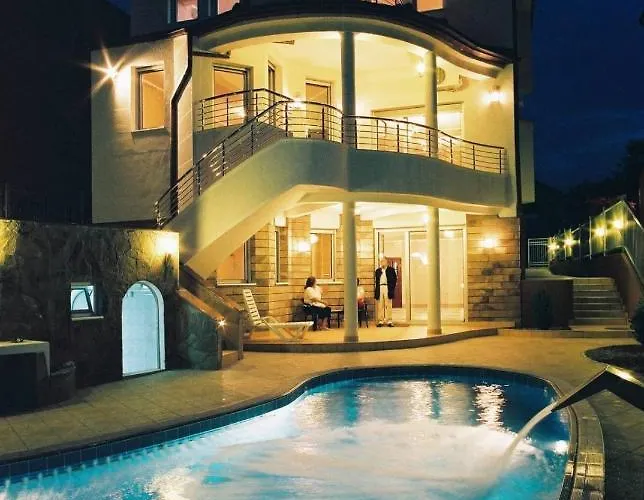 Freya Spa Apartments