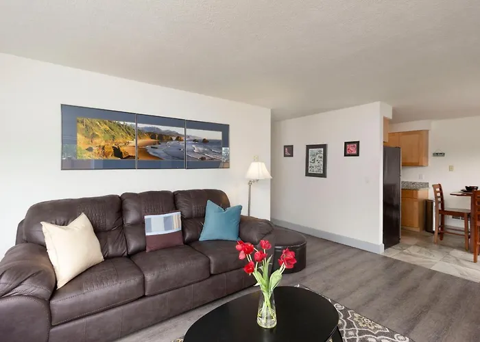 Riverwalk Seaside- Walk To Beach, Seaside Beach Condo, Pet Friendly, Sleeps 6