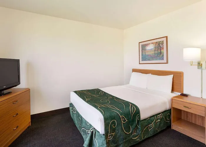 Travelodge By Wyndham Sharon Springs