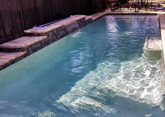 Tahitian Cottage - Heated Pool Walk To The Beach