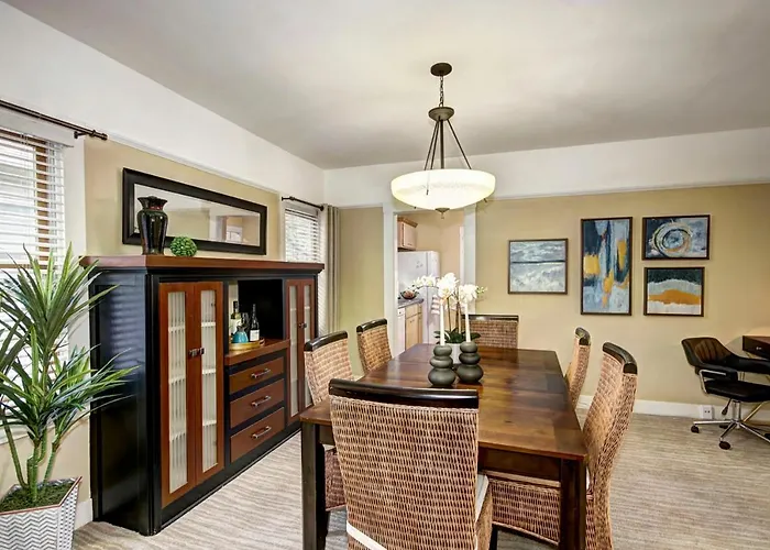 Charming 2Bed French Colonial Apartment In Desirable Midtown Sacramento