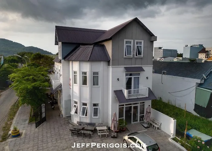 Sele House