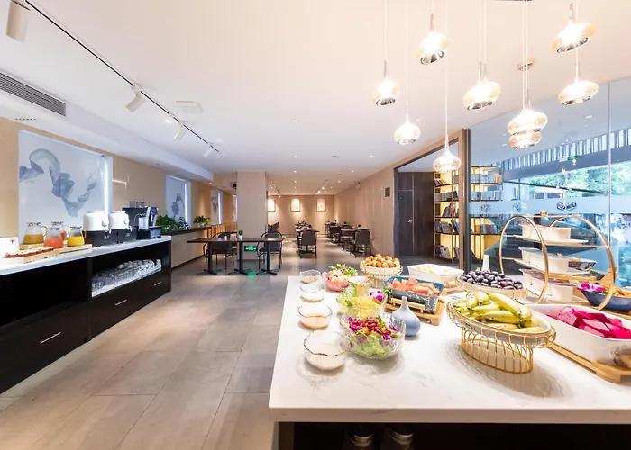 Atour X Hotel Shenzhen Longhua Dalang Commercial Center