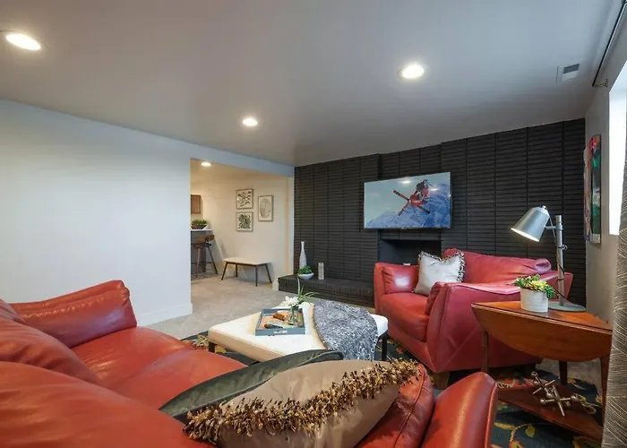 Modern Apartment Close To Freeway!