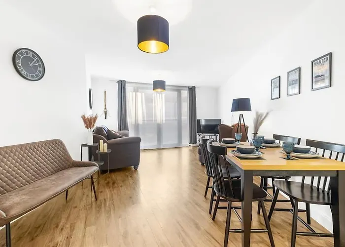 Magical - 2Bed Apartment- City Centre-Free Parking