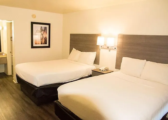 Exacta Inn